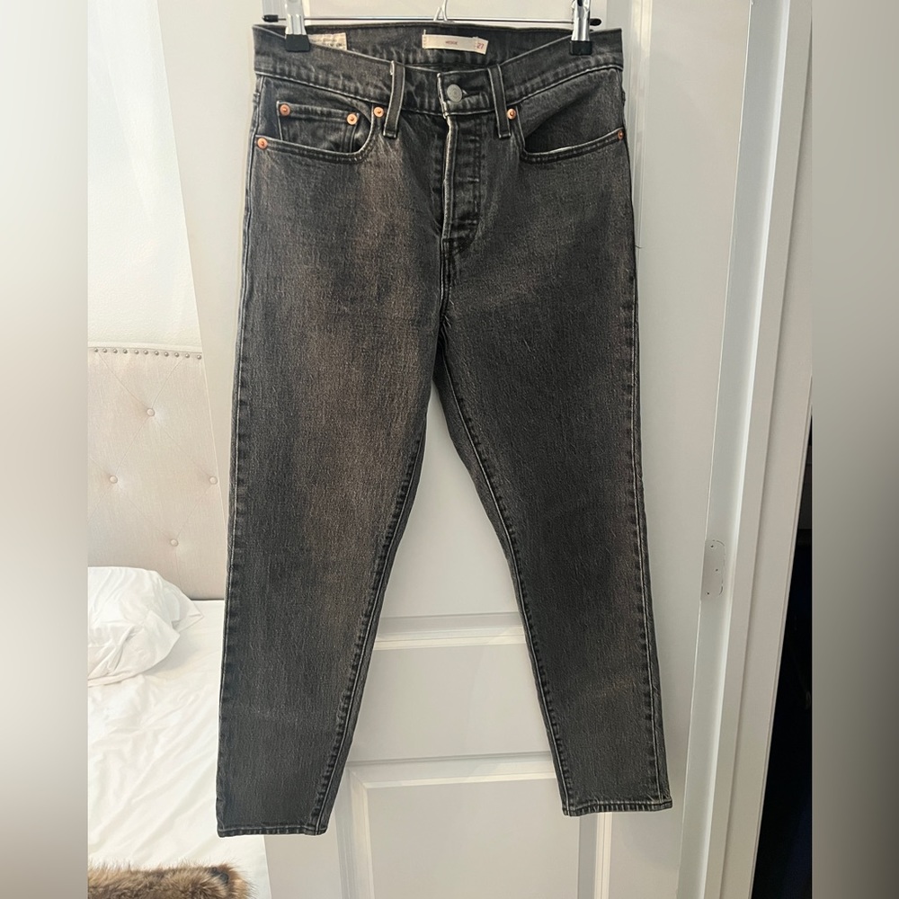 Levi’s Premium Wedgie Straight Fit Sz 27